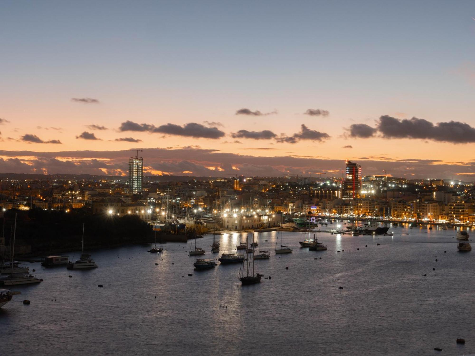 Exceptional Tigne Seafront Apartments By Shortletsmalta Sliema Dış mekan fotoğraf